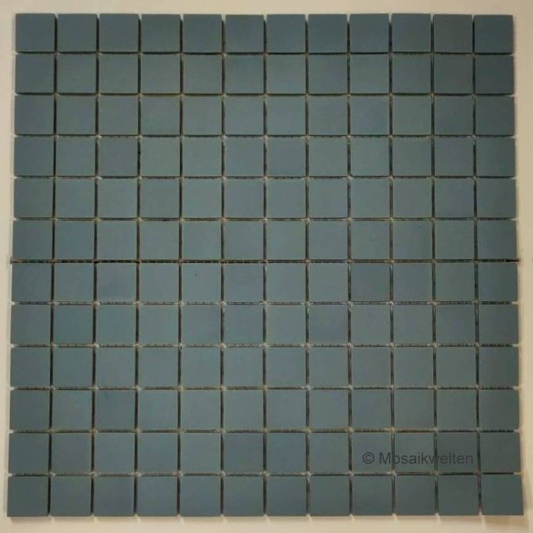 1 Karton / 1 qm Feinsteinmosaik R10 taubenblau matt L